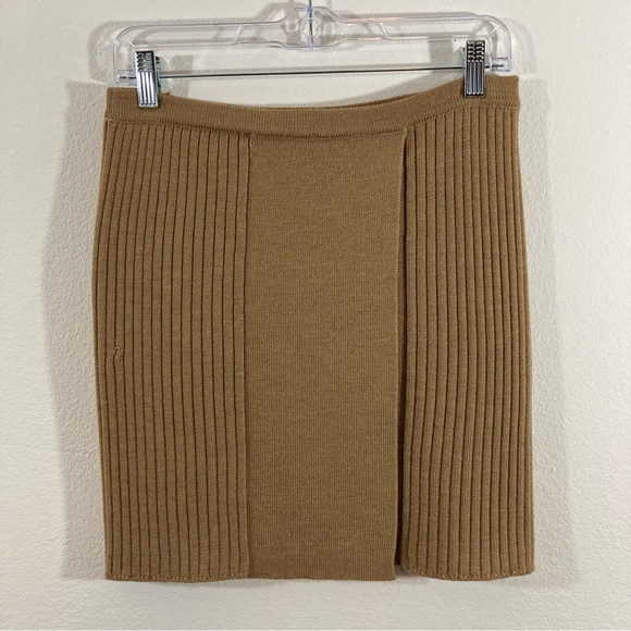 Banana Republic Tan Ribbed Knit Skirt - Picture 1 of 5